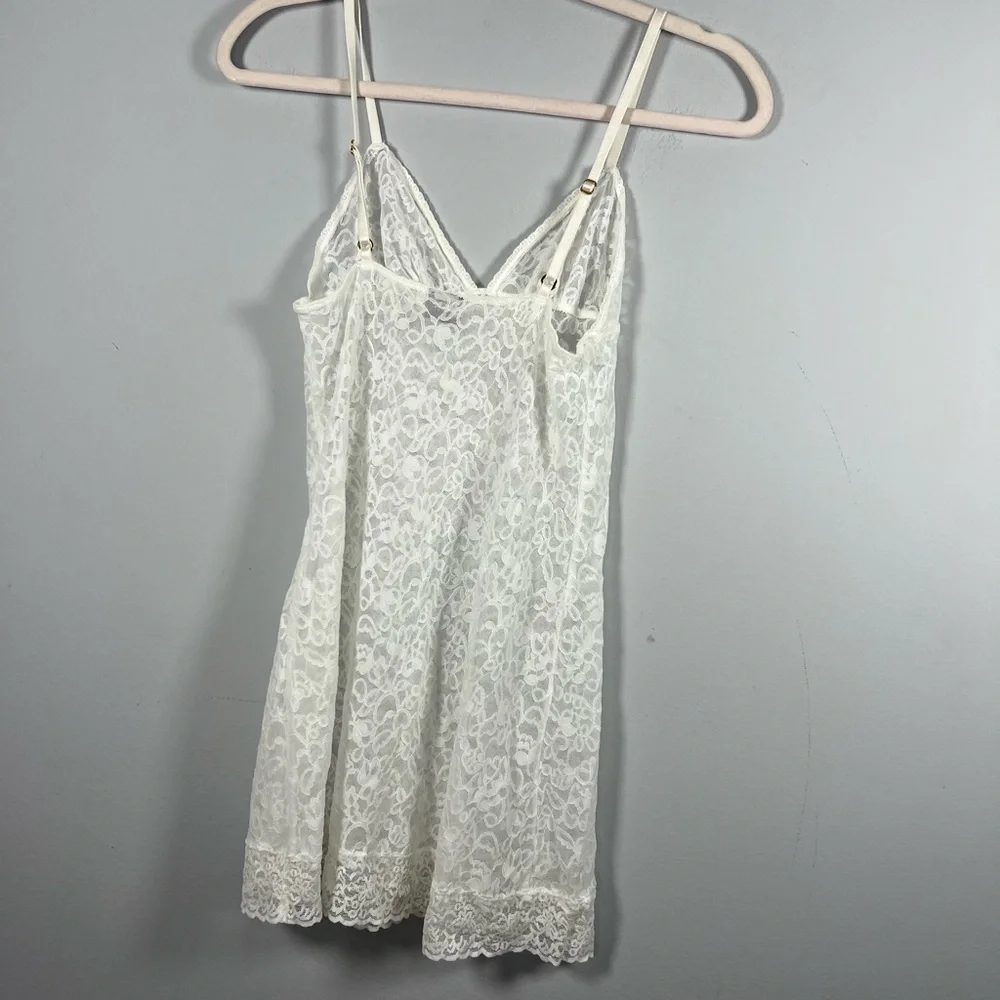 Victoria’s Secret Y2K White Lace Mini Slip Medium